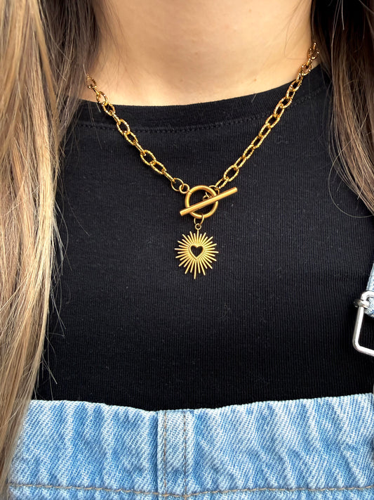 Collier cœur ensoleillé